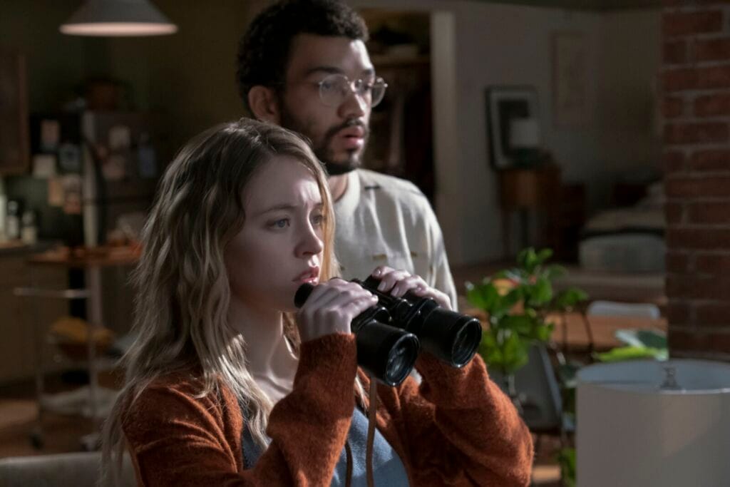 Justice Smith e Sydney Sweeney dão vida aos protagonistas.