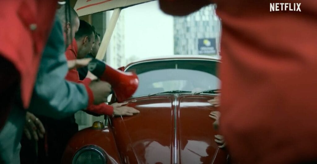 Professor invadindo o Banco da Espanha.